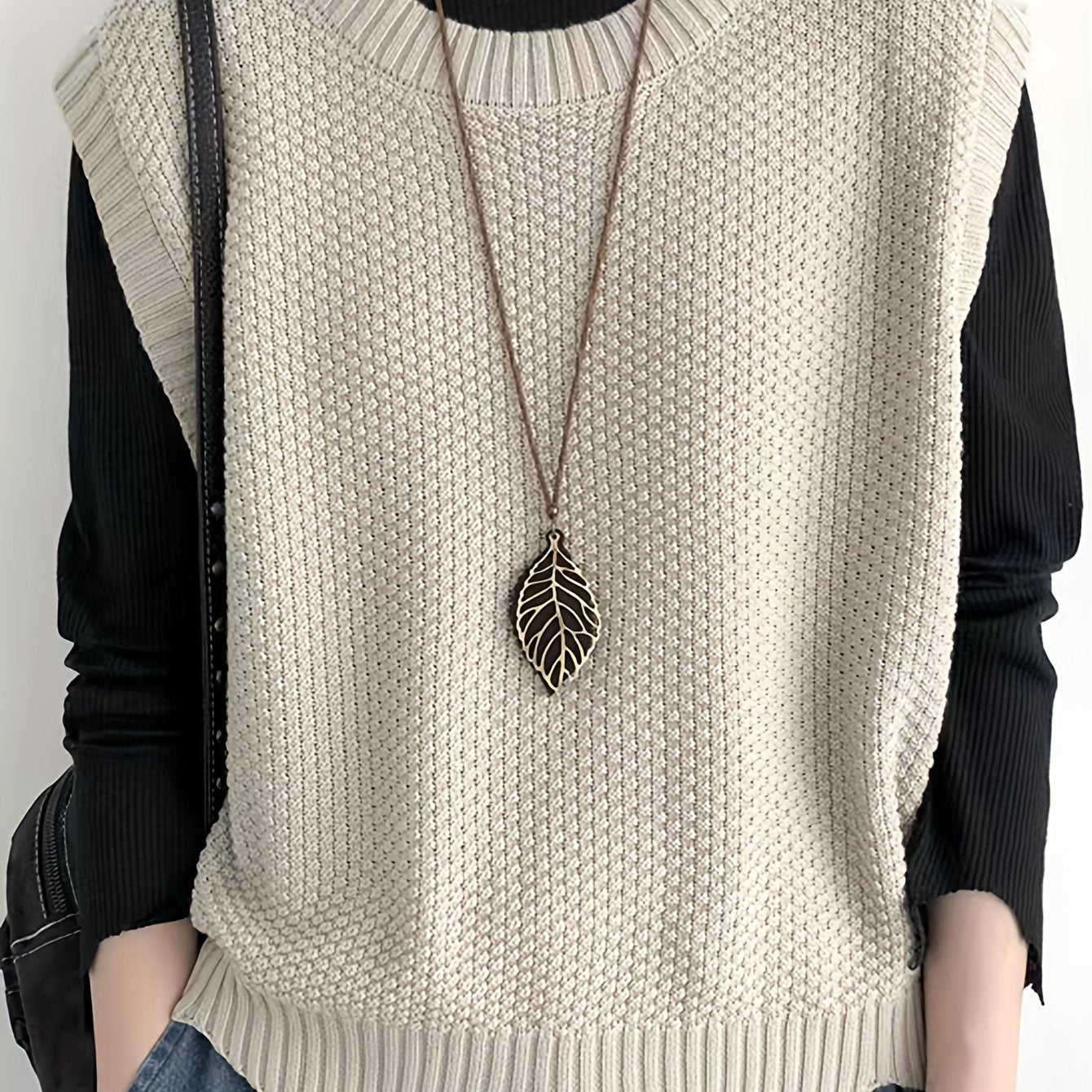 Comfortable Chunky Knit Sweater Vest for Women with Crew Neck Sleeveless Relaxed Oversized Style