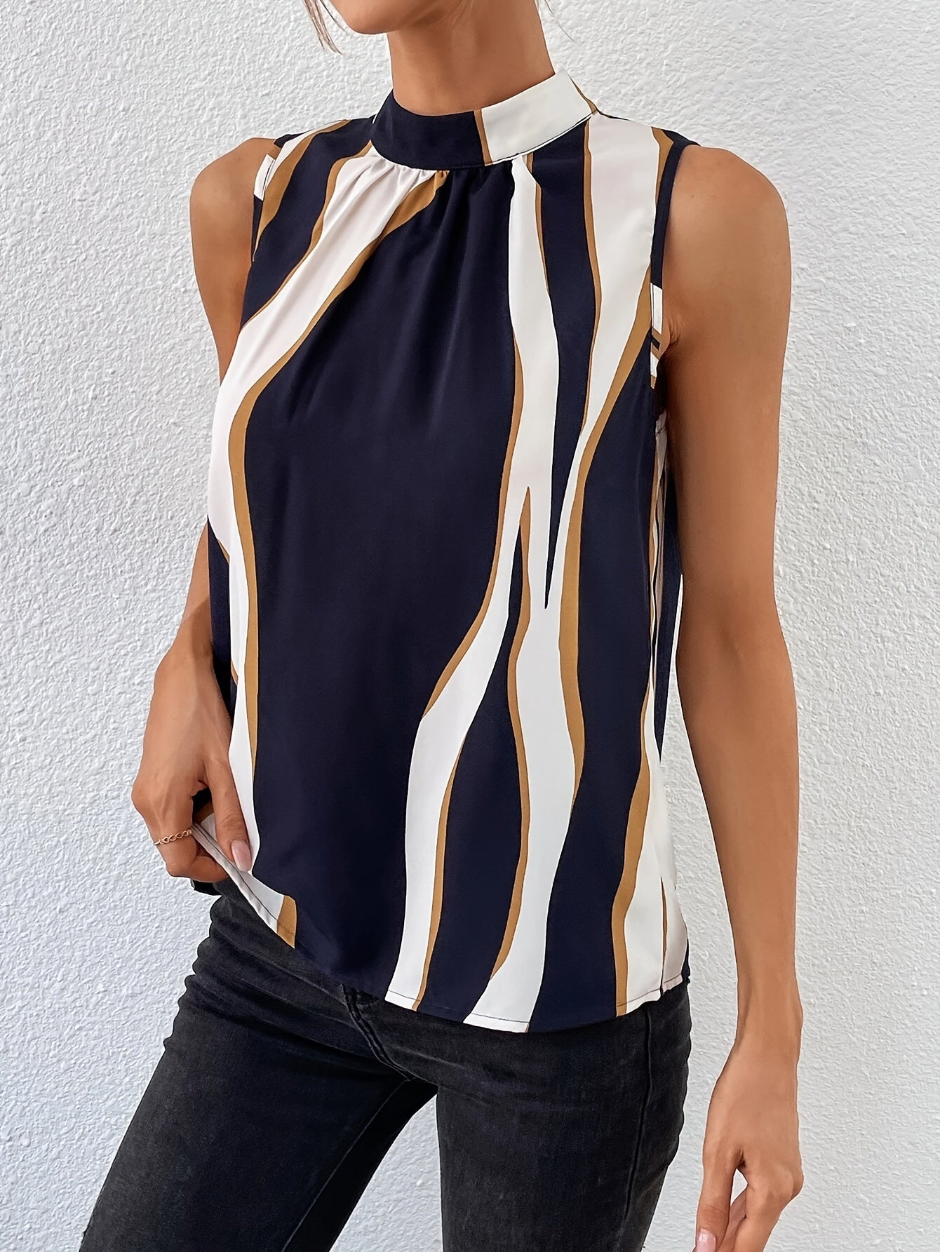 Elegant Specialty Color-Blocking Back Tie-Back Sleeveless Shirt