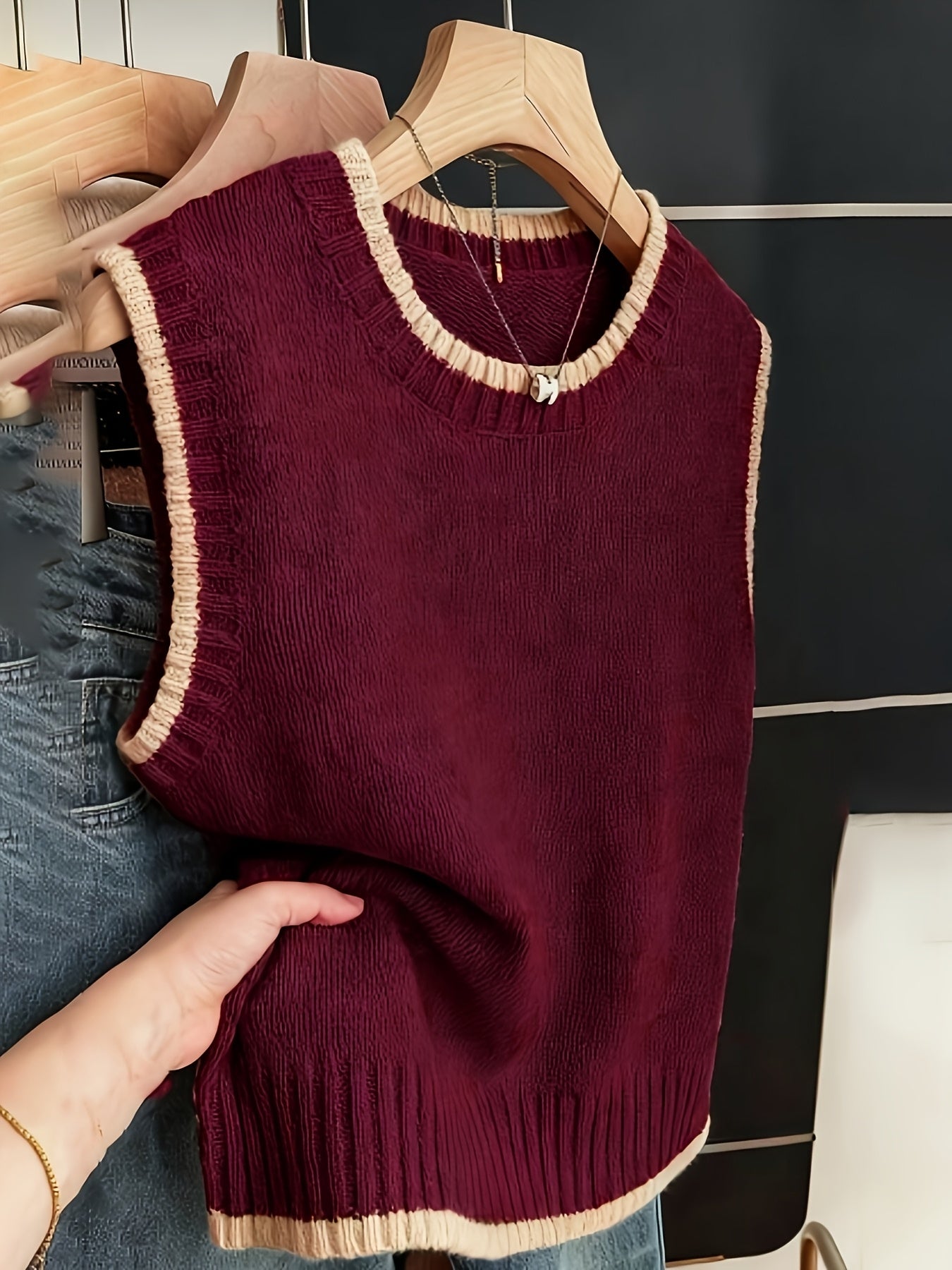 Comfortable Contrast Trim Sweater Vest for Women with Crew Neck Sleeveless Ribbed Hem Oversized Knit Style