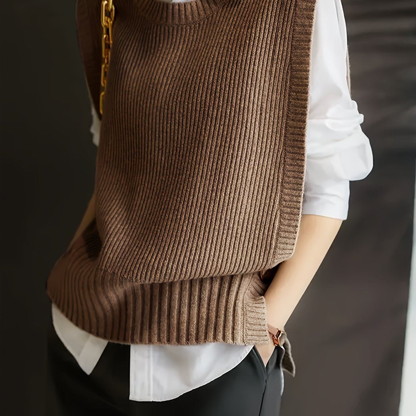Comfortable Ribbed Sweater Vest for Women with Crew Neck Sleeveless Oversized Knit Style