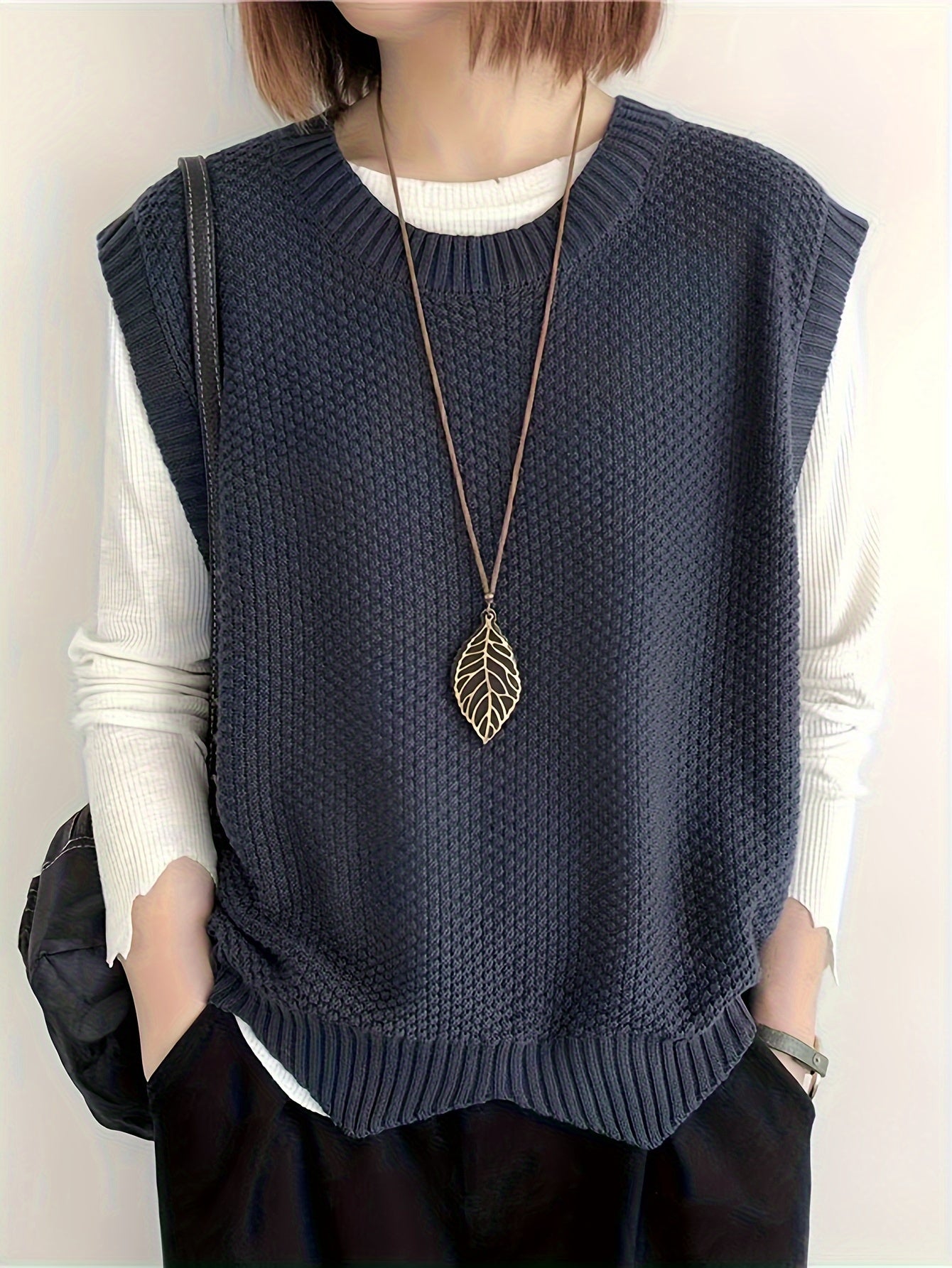 Comfortable Chunky Knit Sweater Vest for Women with Crew Neck Sleeveless Relaxed Oversized Style