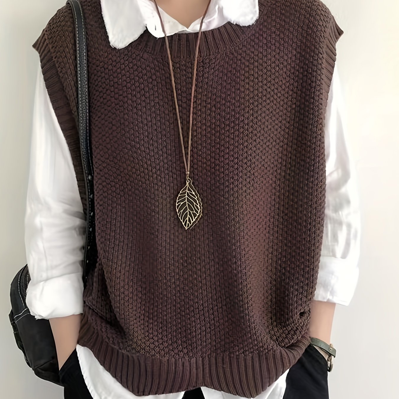 Comfortable Chunky Knit Sweater Vest for Women with Crew Neck Sleeveless Relaxed Oversized Style