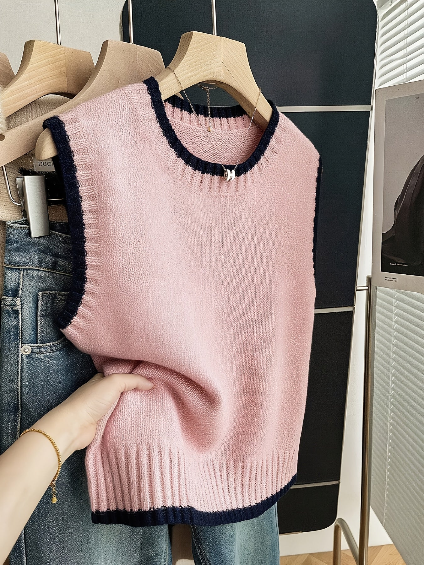 Comfortable Contrast Trim Sweater Vest for Women with Crew Neck Sleeveless Ribbed Hem Oversized Knit Style