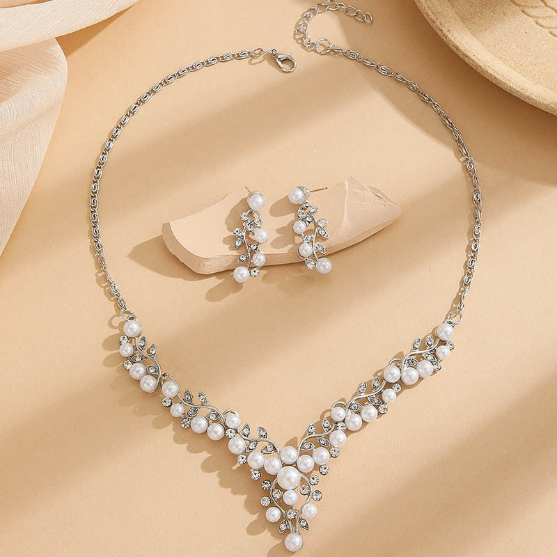 Elegant Grape Pearl Rhinestone Necklace Set for Women with V Shape Vine Leaf Statement Bridal Style