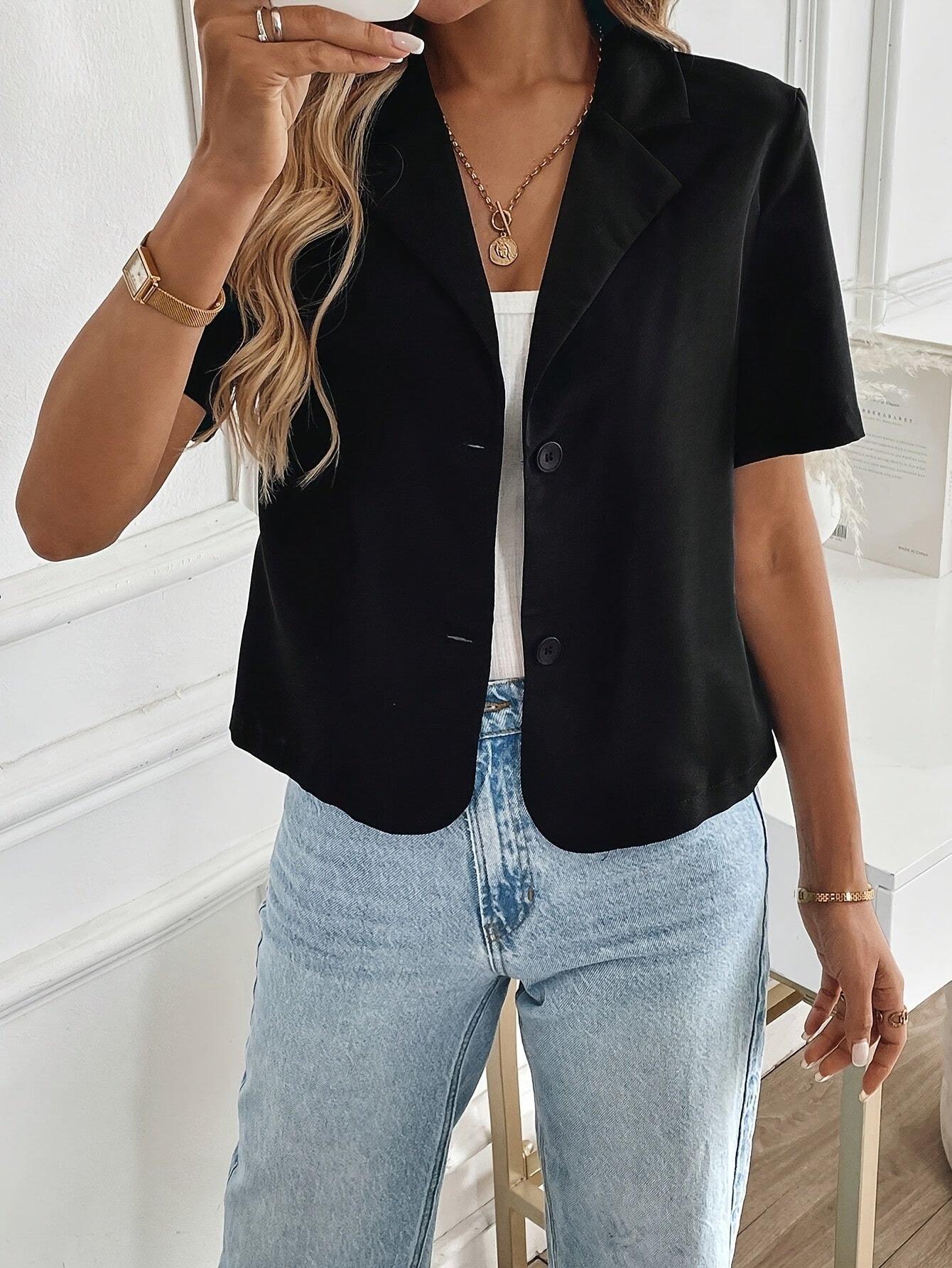 Elegant Cropped Blazer for Women with Notch Lapel Short Sleeve Button Front Relaxed Casual Style