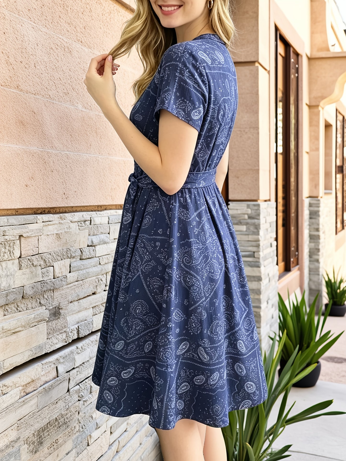 Women's Vintage Blue Print Midi Dress, V-Neck Button Shirt Dress with Pockets & Belt, Casual Commute Vacation Wear for Ladies