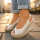 Beige / 4