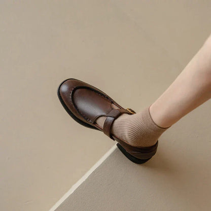 Elegant Leather Mary Jane Flats for Women with Round Toe T Strap Buckle Vintage Style