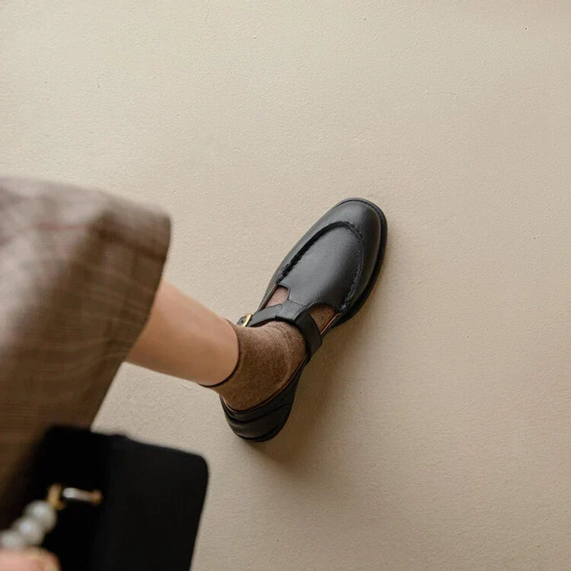 Elegant Leather Mary Jane Flats for Women with Round Toe T Strap Buckle Vintage Style