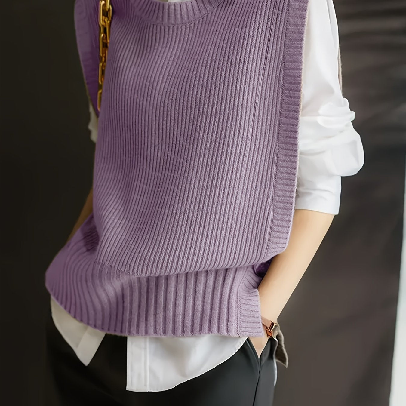 Comfortable Ribbed Sweater Vest for Women with Crew Neck Sleeveless Oversized Knit Style