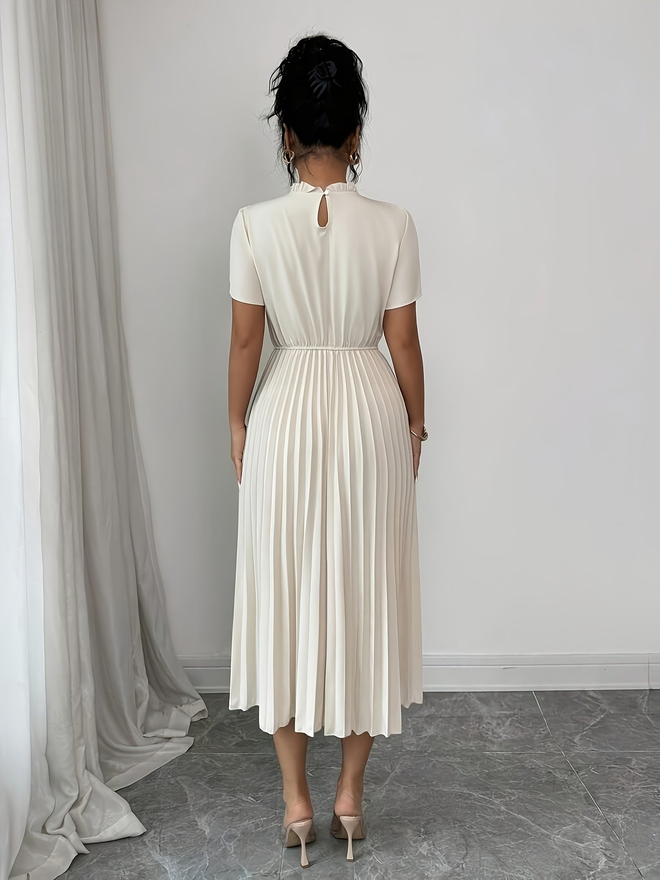 ZLLZ Trendy Summer New Style Women'S Solid Color Teardrop Back Collar Light Luxury Pearl Button Decoration with Waist-Cinching Pleated A-Line Design, Fashionable And, Women'S Fashion Dress Party Elegant Style Dress