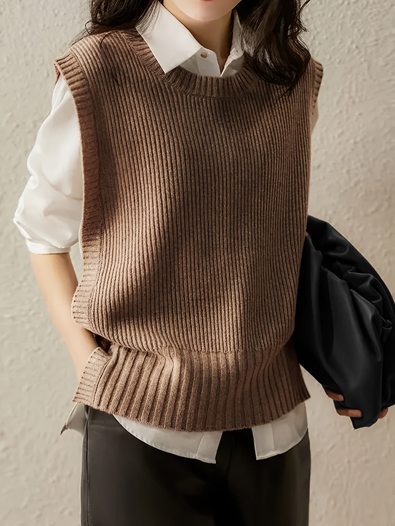 Comfortable Ribbed Sweater Vest for Women with Crew Neck Sleeveless Oversized Knit Style