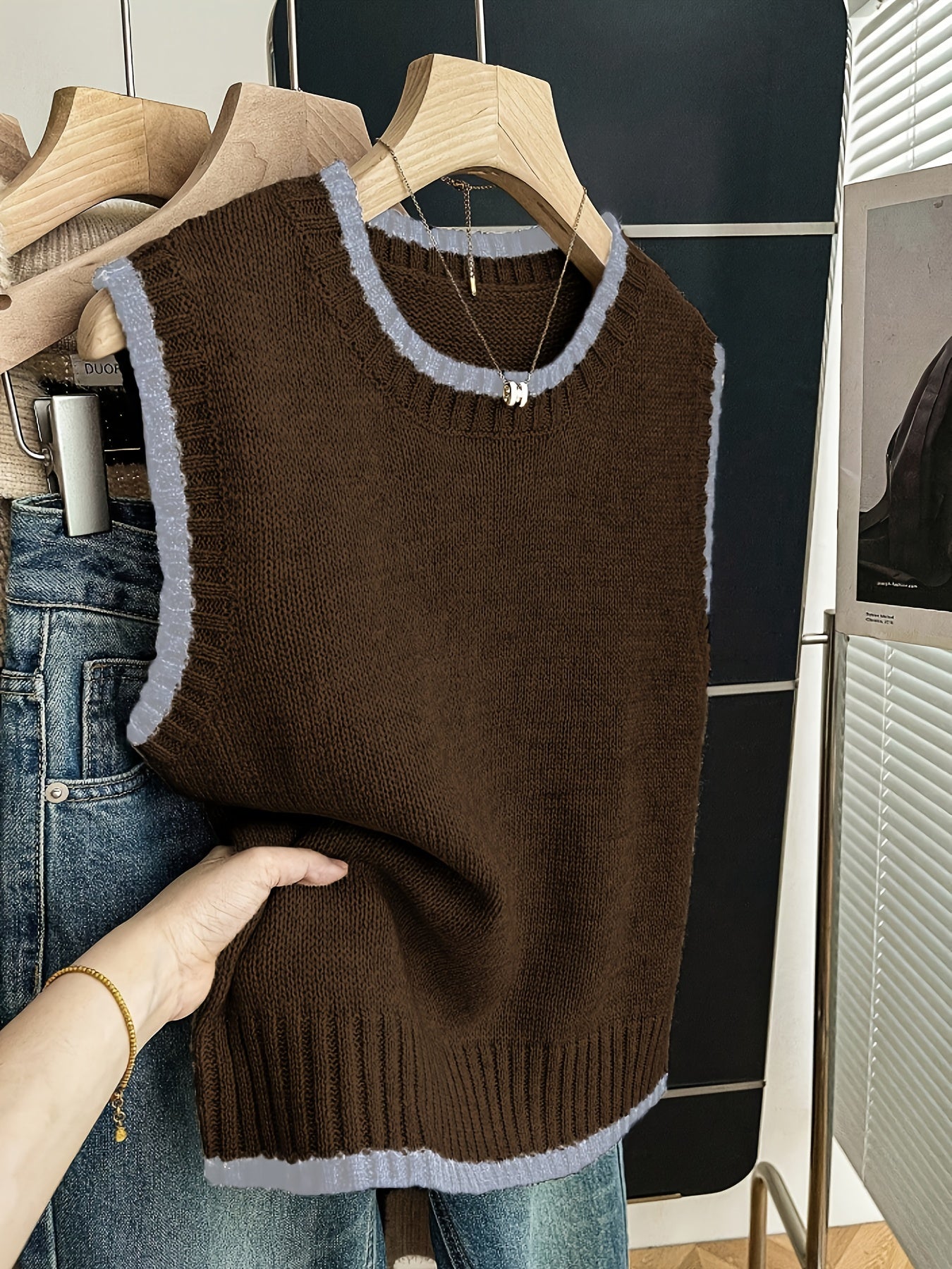 Comfortable Contrast Trim Sweater Vest for Women with Crew Neck Sleeveless Ribbed Hem Oversized Knit Style