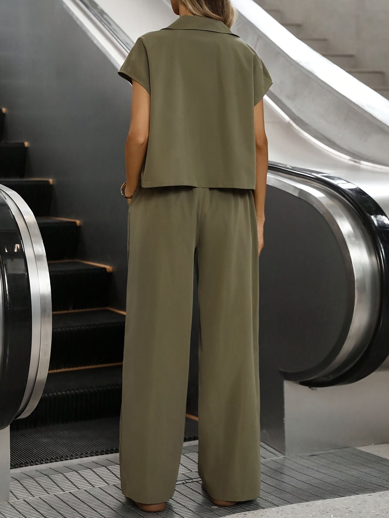 Effortless Utility Wide Leg Set for Women with Collar Cap Sleeve Cargo Pocket Two Piece Style