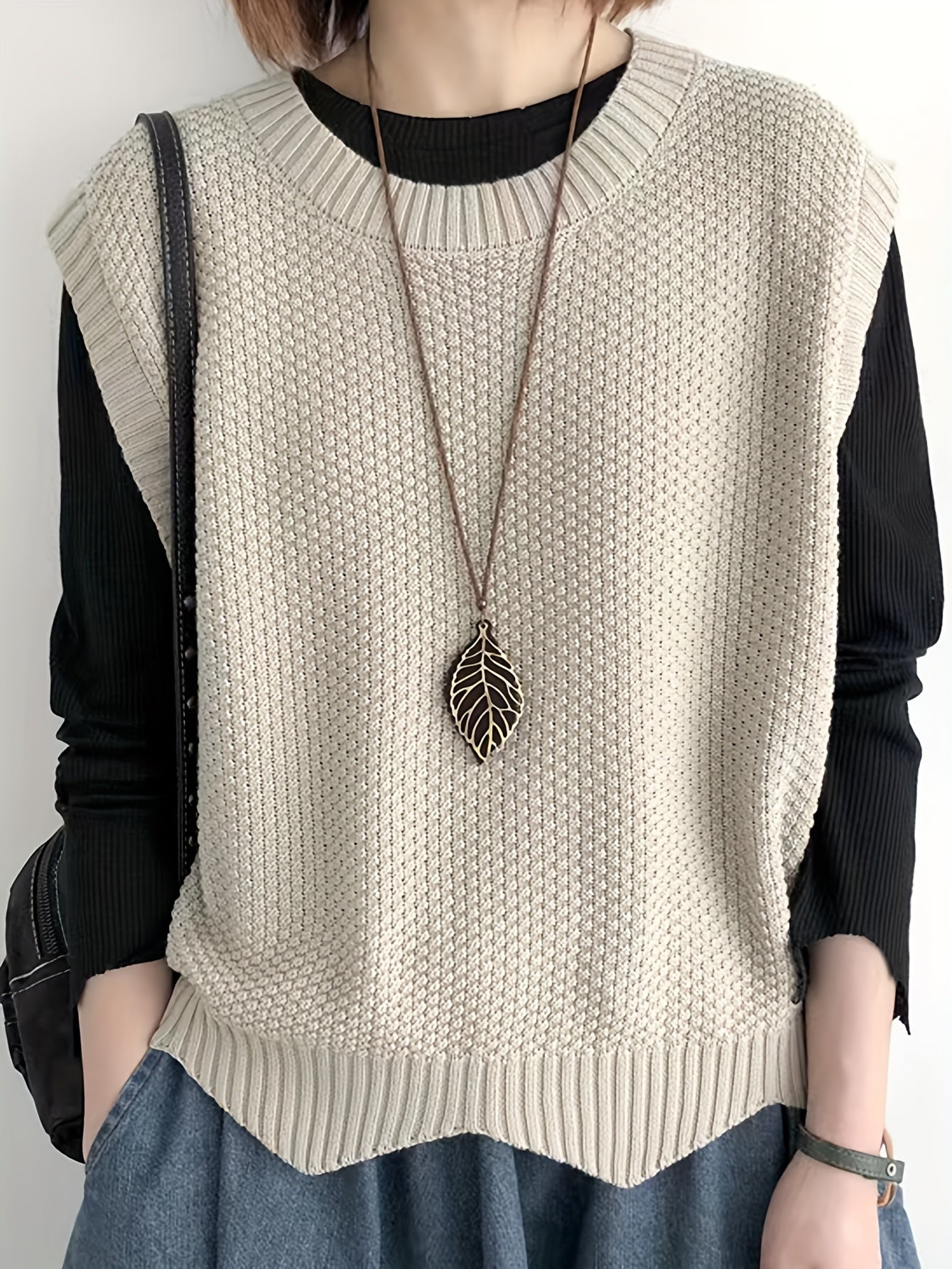 Comfortable Chunky Knit Sweater Vest for Women with Crew Neck Sleeveless Relaxed Oversized Style
