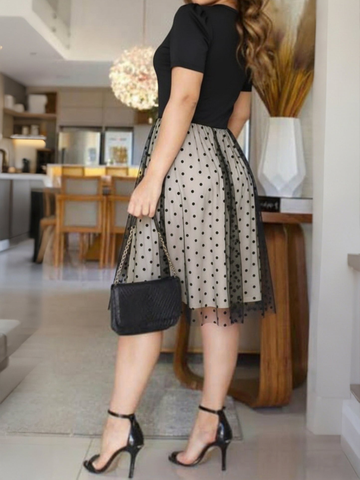 Women's Dress with Color Blocking Round Neck Puff Sleeves and Mesh Paneling Design Elegant and Slim Fit Fashionable and Comfortable Versatile Women's Clothing