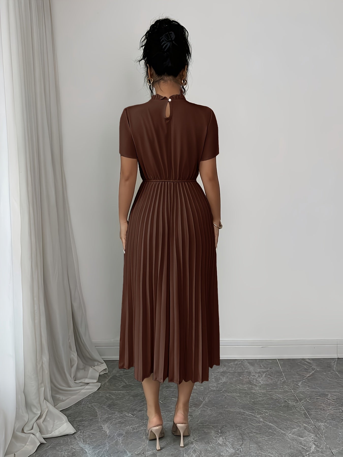 ZLLZ Trendy Summer New Style Women'S Solid Color Teardrop Back Collar Light Luxury Pearl Button Decoration with Waist-Cinching Pleated A-Line Design, Fashionable And, Women'S Fashion Dress Party Elegant Style Dress
