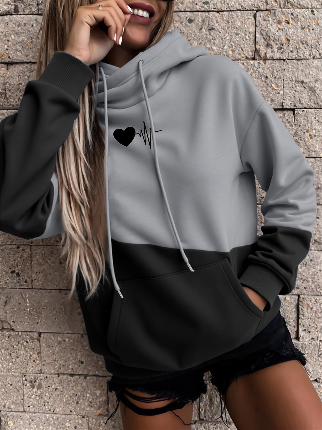 Women's Color-Block Hooded Sweatshirt with Heart & Letter Print - 100% Polyester Casual Pullover, Relaxed Fit, Machine Washable, Fall Winter Fashion