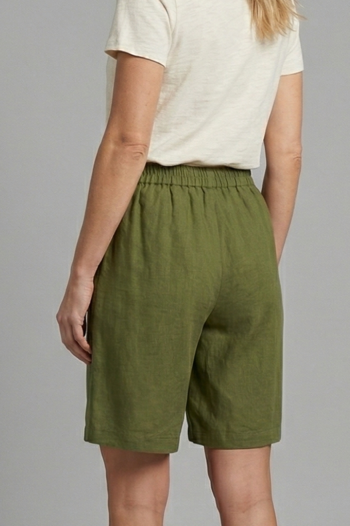 Effortless Linen Bermuda Shorts for Women with High Waist Button Front Pleated Relaxed Style