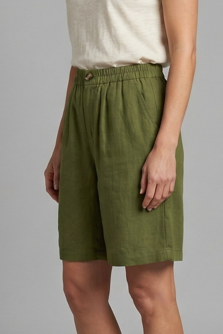 Effortless Linen Bermuda Shorts for Women with High Waist Button Front Pleated Relaxed Style